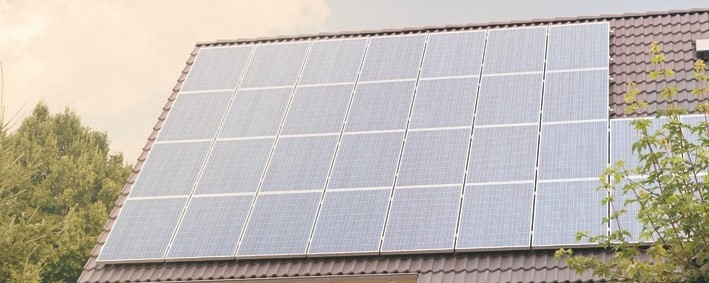 Dak met zonnepanelen