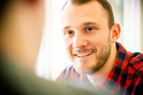 Voorbeeld van een gesprek van een lid van het sociaal wijkteam met een oudere inwoner