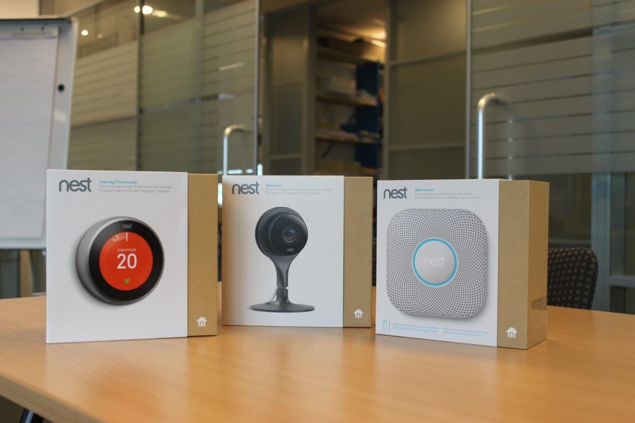 Nest zelflerende thermostaat, Nest slimme camera en Nest rookmelder bij de Nest Pro-training