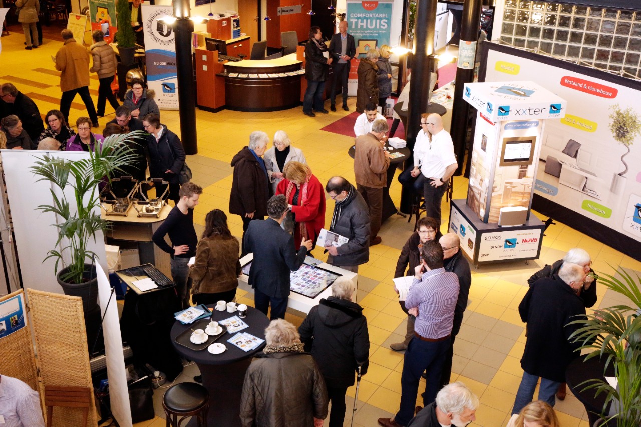 Bezoekers op de Comfortabel Thuis Beurs - Foto door LinD'sign fotografie