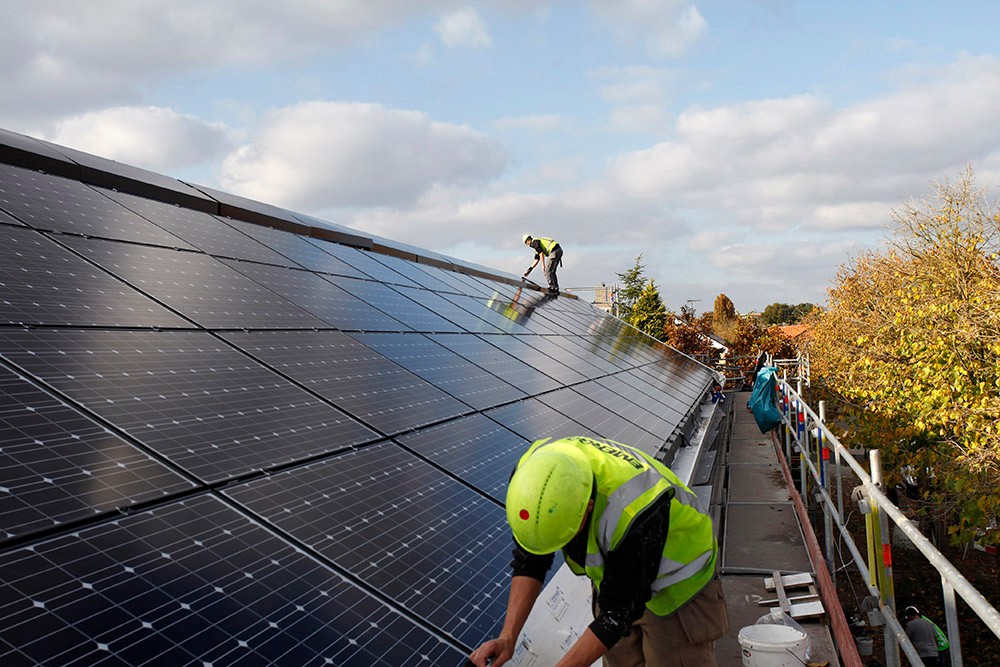 AUO Zonnepanelen worden gelegd in Soesterberg